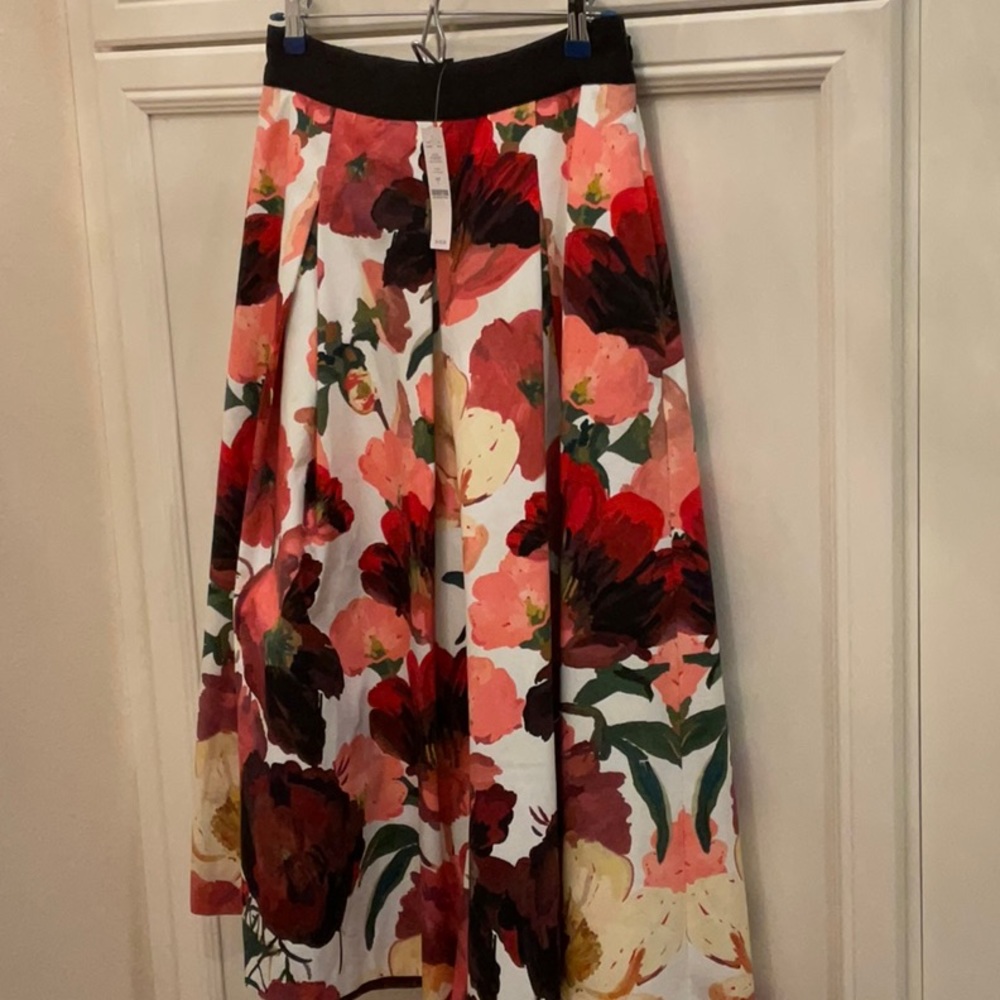 Ladies skirt